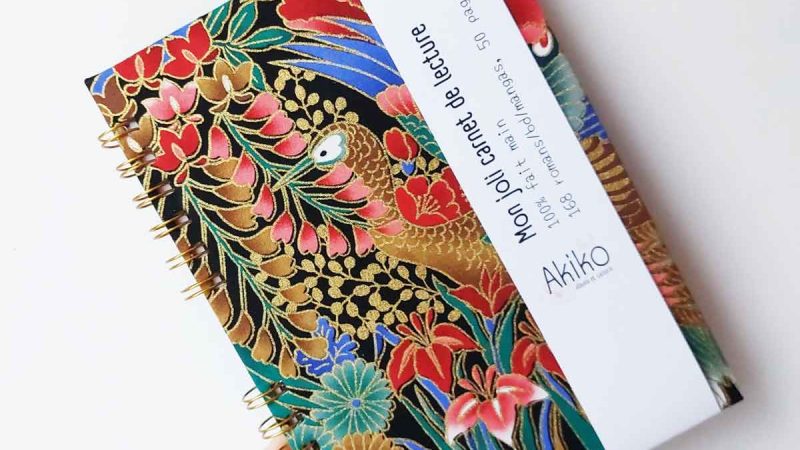 carnet de lecture couverture fait main en tissu paons japonais