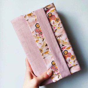 Protège-Livre grand format fait main ~ par Anne-Elia de Jarodely